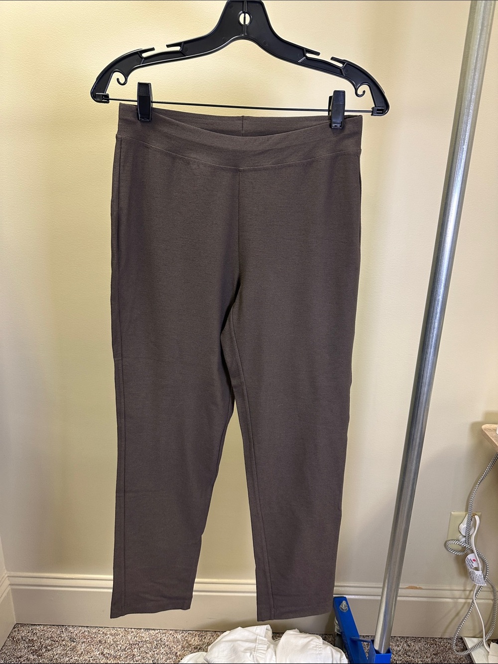 Eileen Fisher Dark Brown Straight Leg Pull-On washable stretch crepe slim pants
